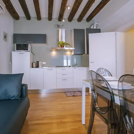 Arsenale Design Apartment R&R Apartment *